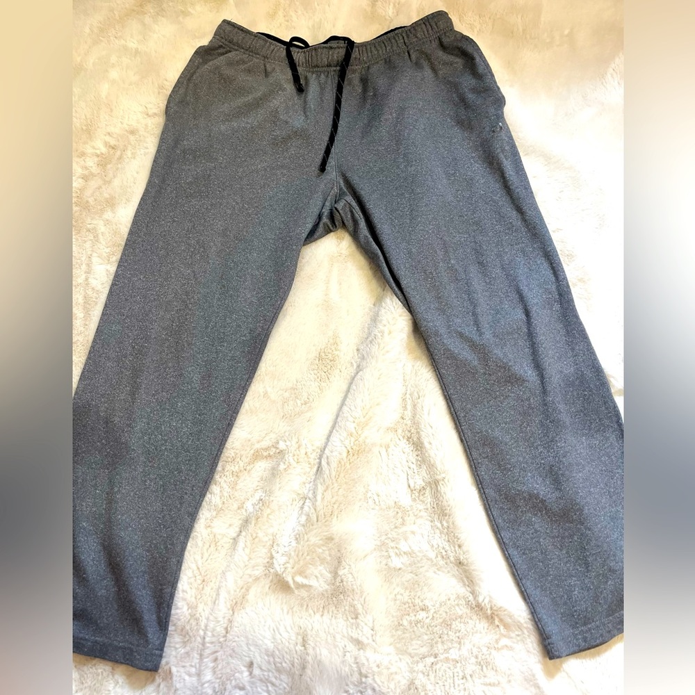 Lightweight fleece sweatpants with drawstring